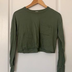 Cute long sleeve crop top!